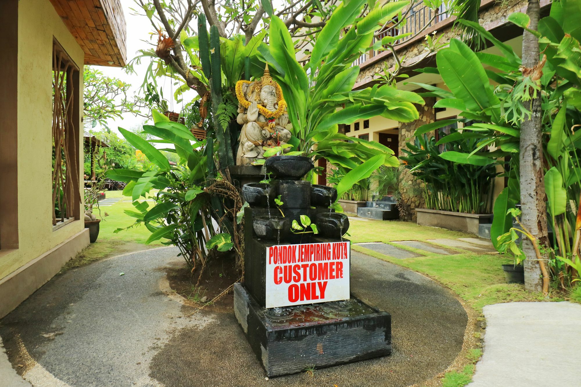 Pondok Jempiring Kuta Lombok Buitenkant foto